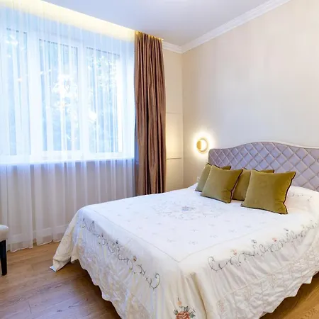 Luxury In Putvinskio Street