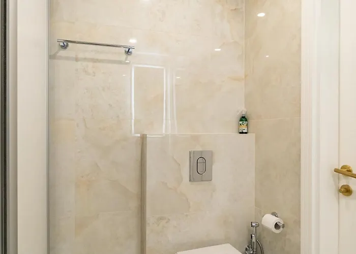 Luxury In Putvinskio Street